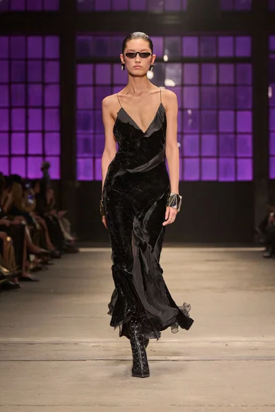 Look 14